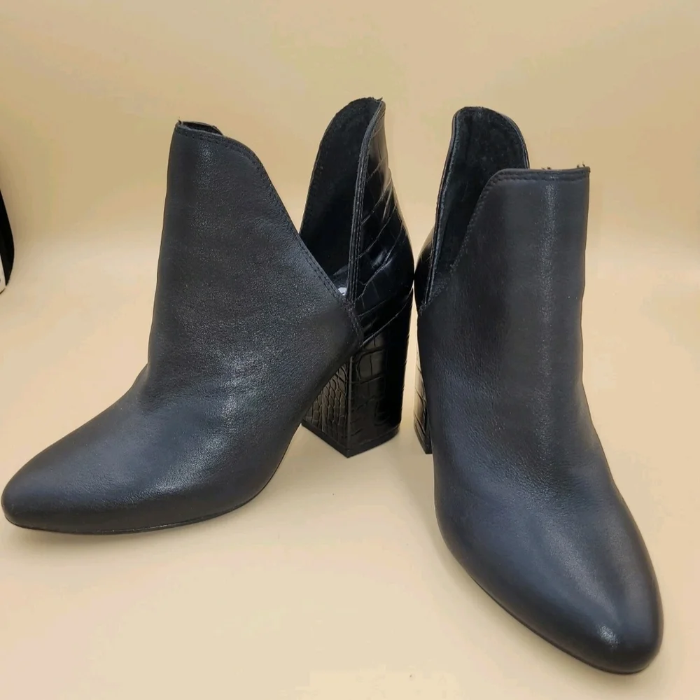 STEVE MADDEN Womens Black Crocodile  Rookie Almond Slip On Leather Booties 5.5 M - Picture 2 of 8
